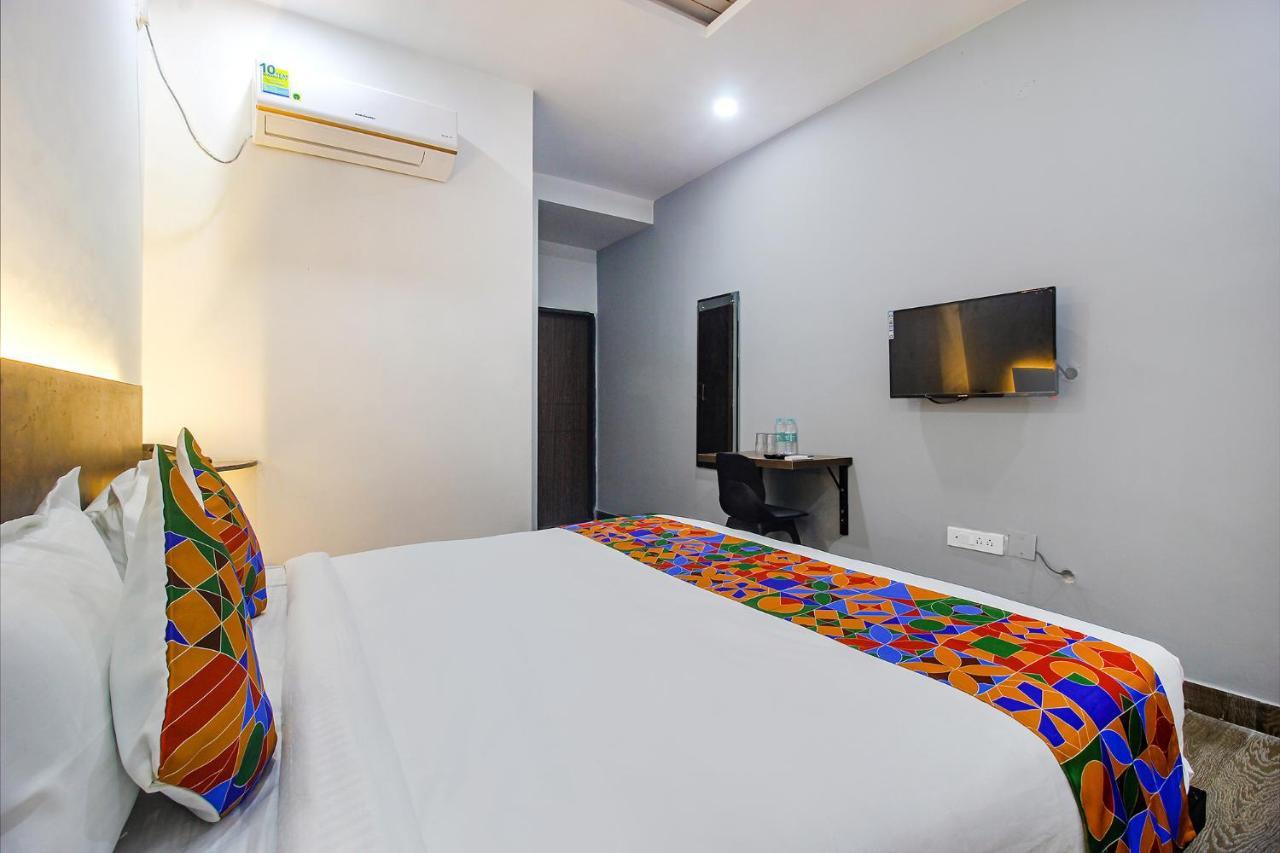 Fabhotel W Grand - Nr Lanco Hills, Manikonda Hotel Hyderabad