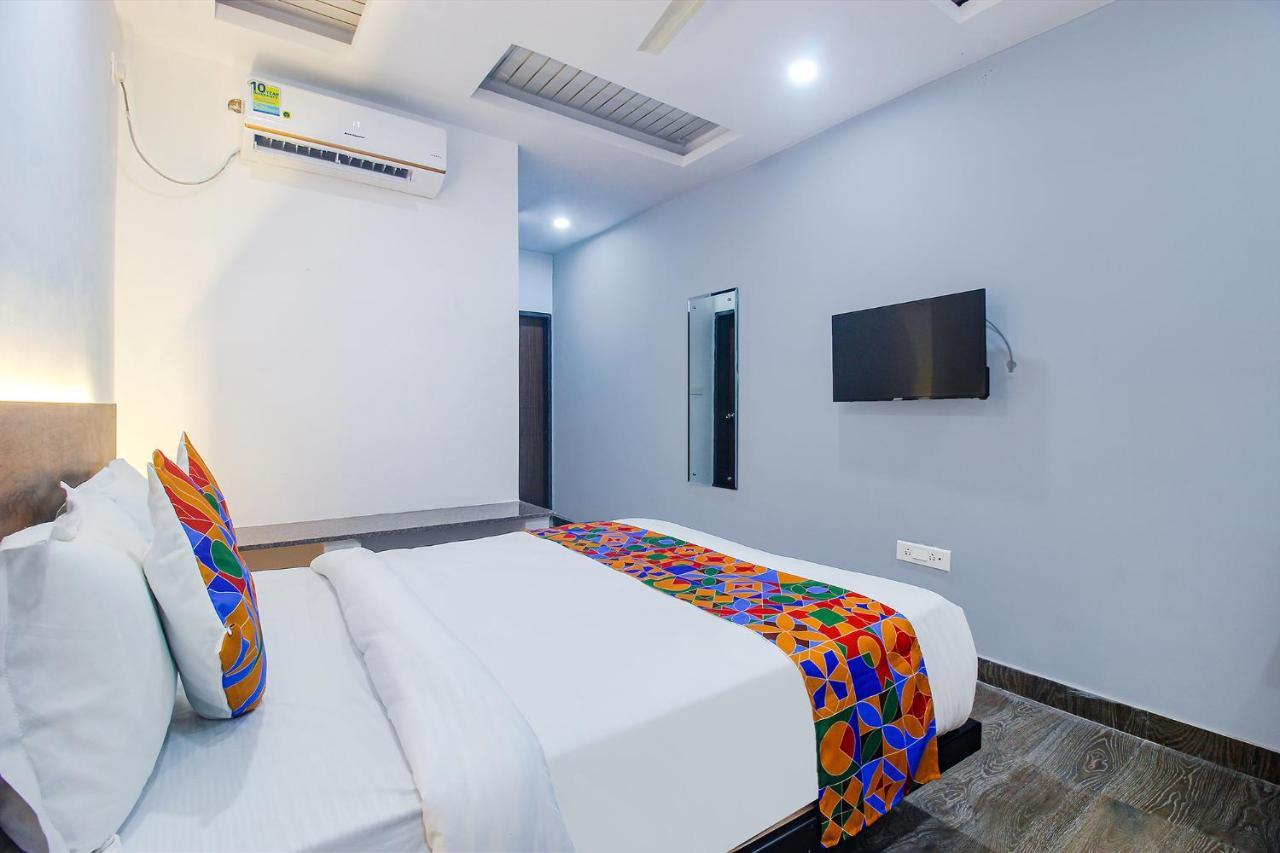 Hotel Fabhotel W Grand Suites - Nr Lanco Hills, Manikonda 3*
