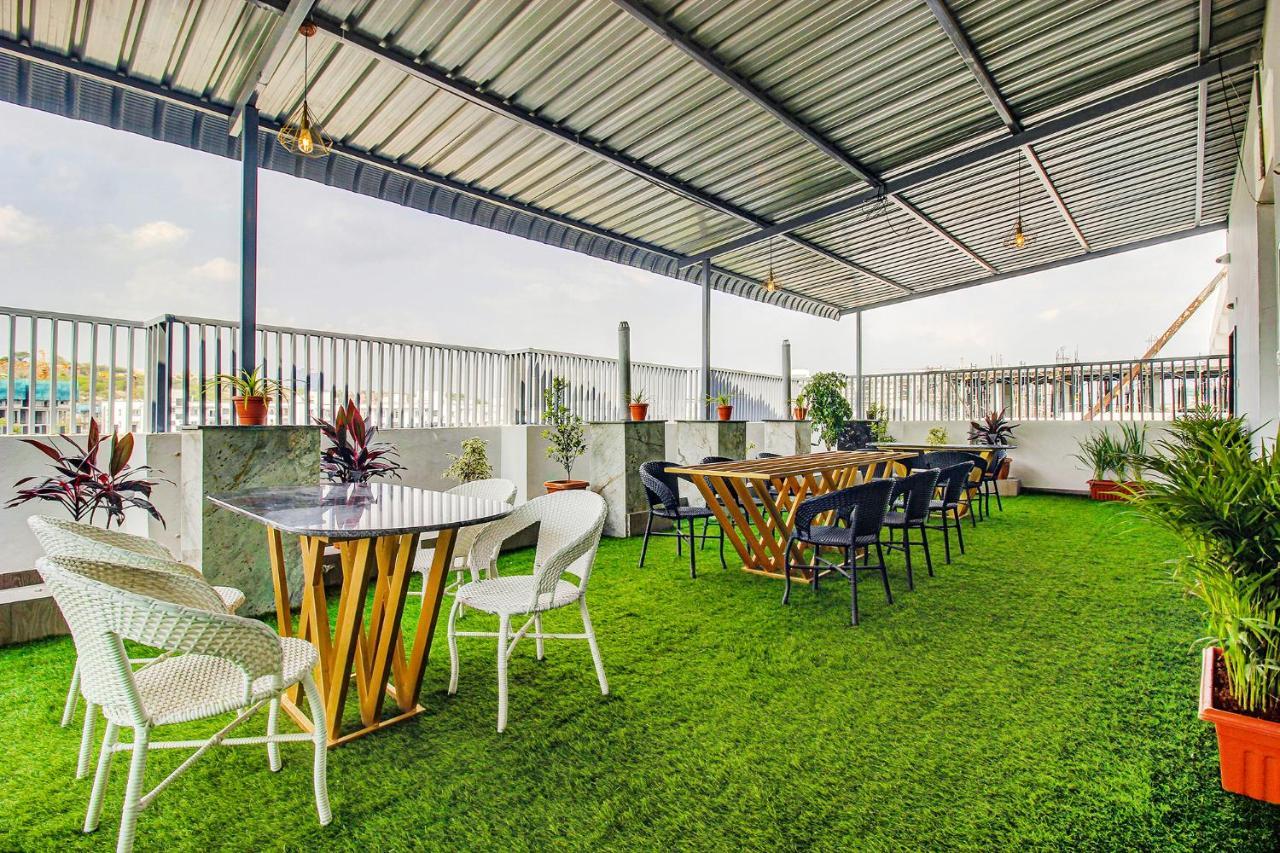 Fabhotel W Grand - Nr Lanco Hills, Manikonda Hotel 3*