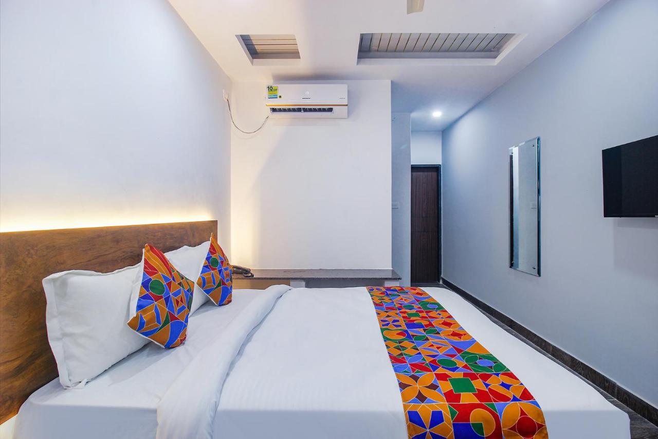 Hotel Fabhotel W Grand - Nr Lanco Hills, Manikonda Hyderabad