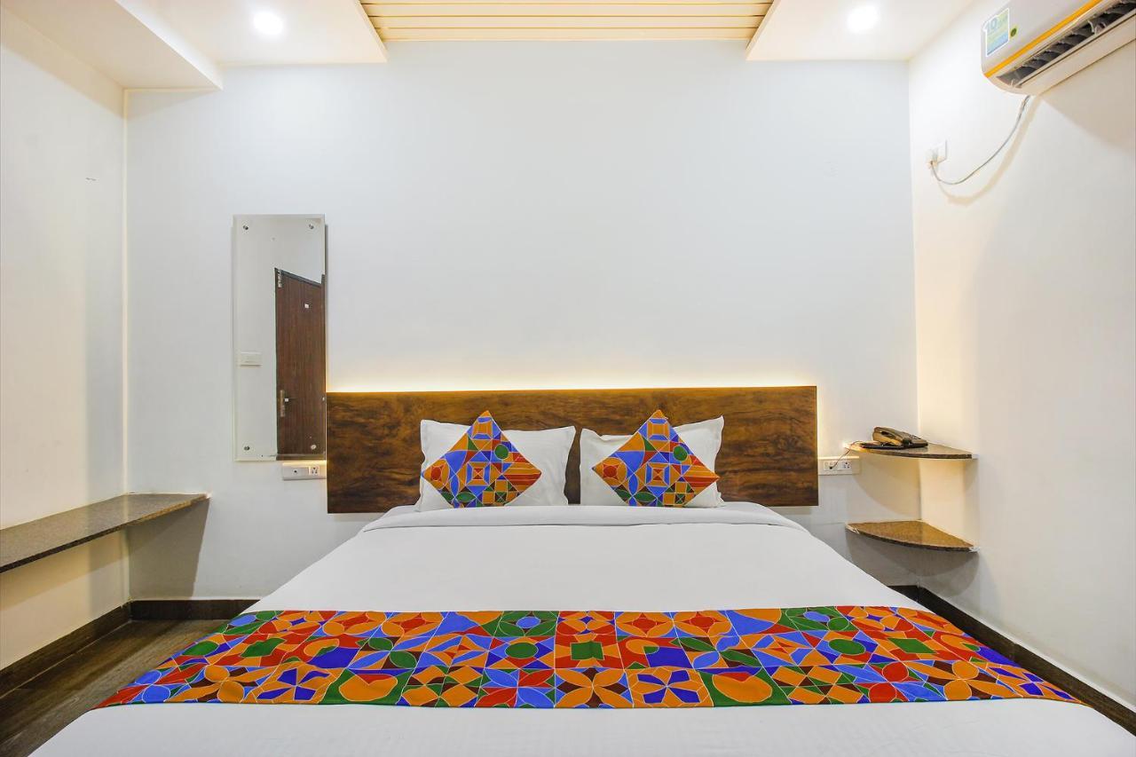 Fabhotel W Grand Suites - Nr Lanco Hills, Manikonda 3* Hyderabad