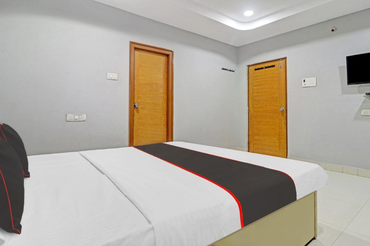 Collection O Ayaansh Residency