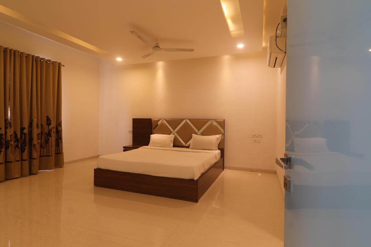 Hotel Ekasila Grand 5*