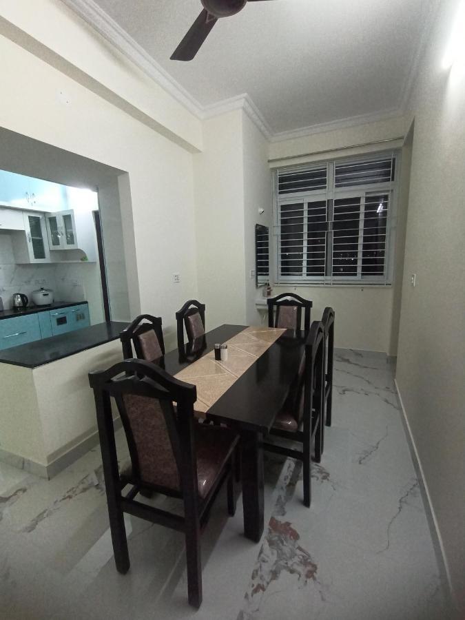 Servostay Kphb Phase 15 New Stunning 3 Bhk - 1st Floor Apartment Hyderabad