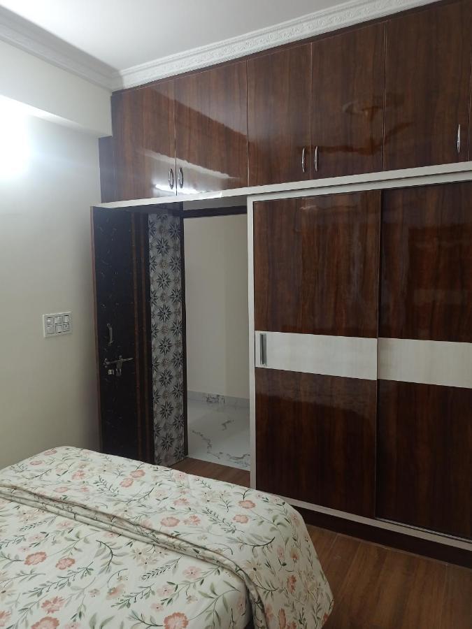 Servostay Kphb Phase 15 New Stunning 3 Bhk - 1st Floor *