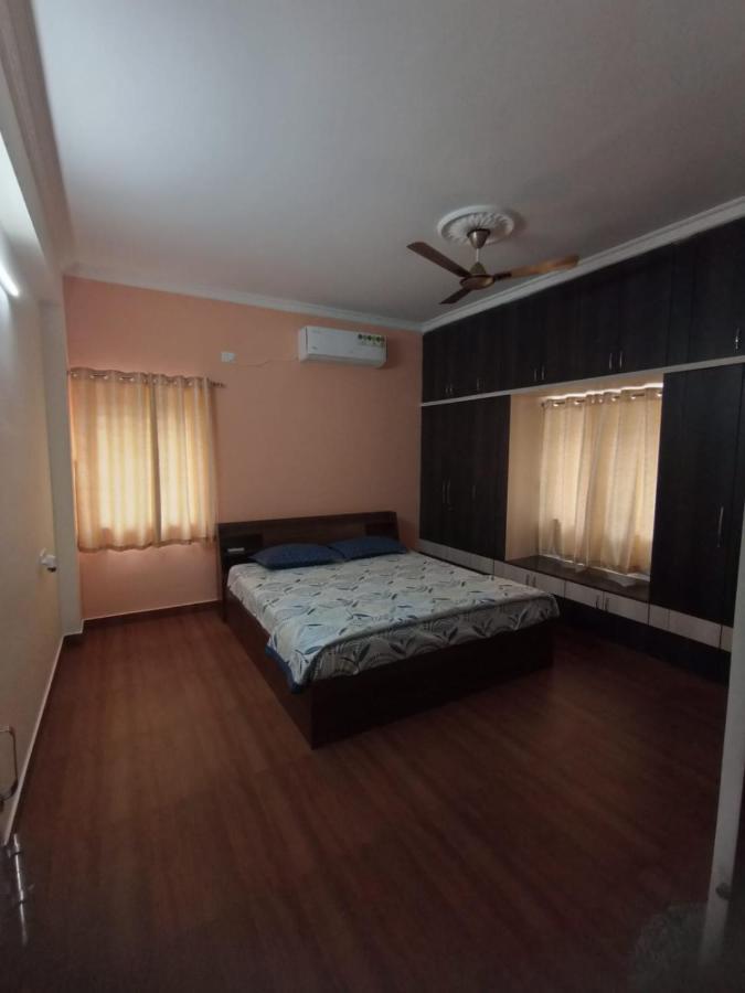 Apartment Servostay Kphb Phase 15 New Stunning 3 Bhk - 1st Floor Hyderabad
