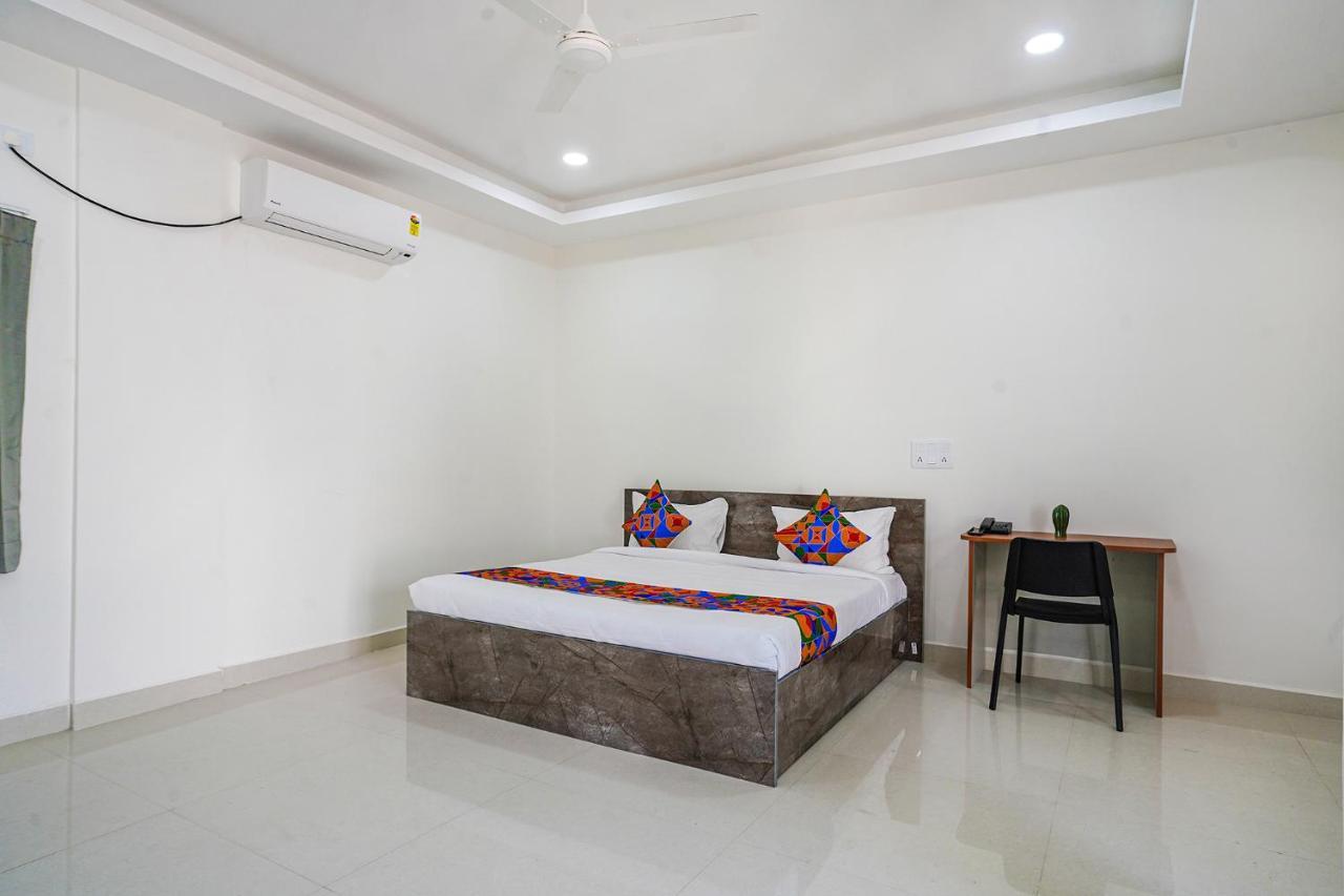 Hotel Fabhotel 27 - Hitech 3*