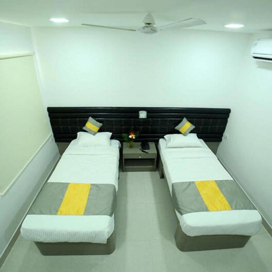 Guest house La Riviera Madhapur *