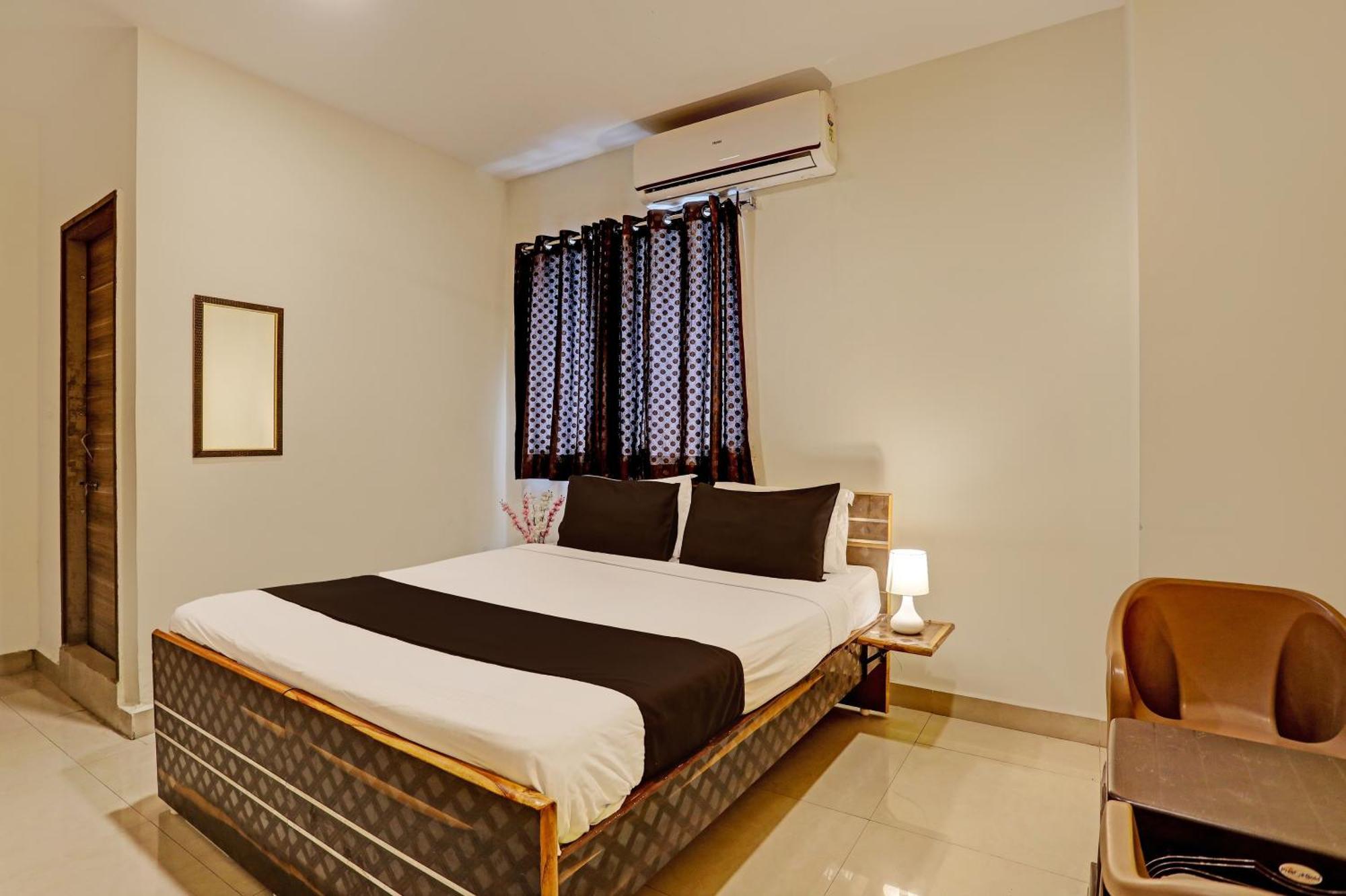 Hotel Capital O Saharsh Grand Near Shilparamam 3*