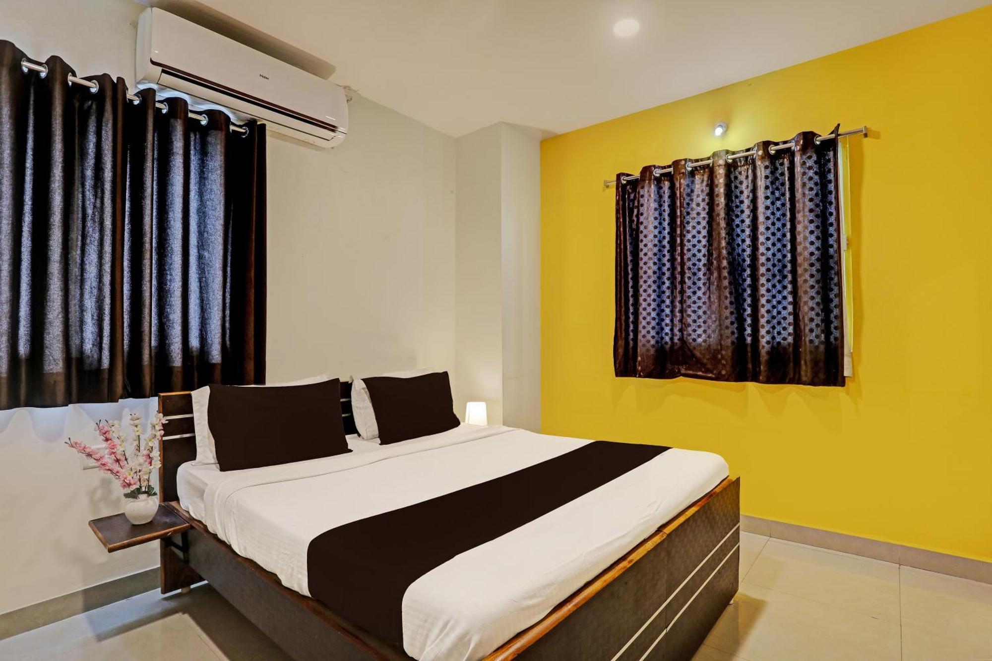 Hotel Capital O Saharsh Grand Near Shilparamam