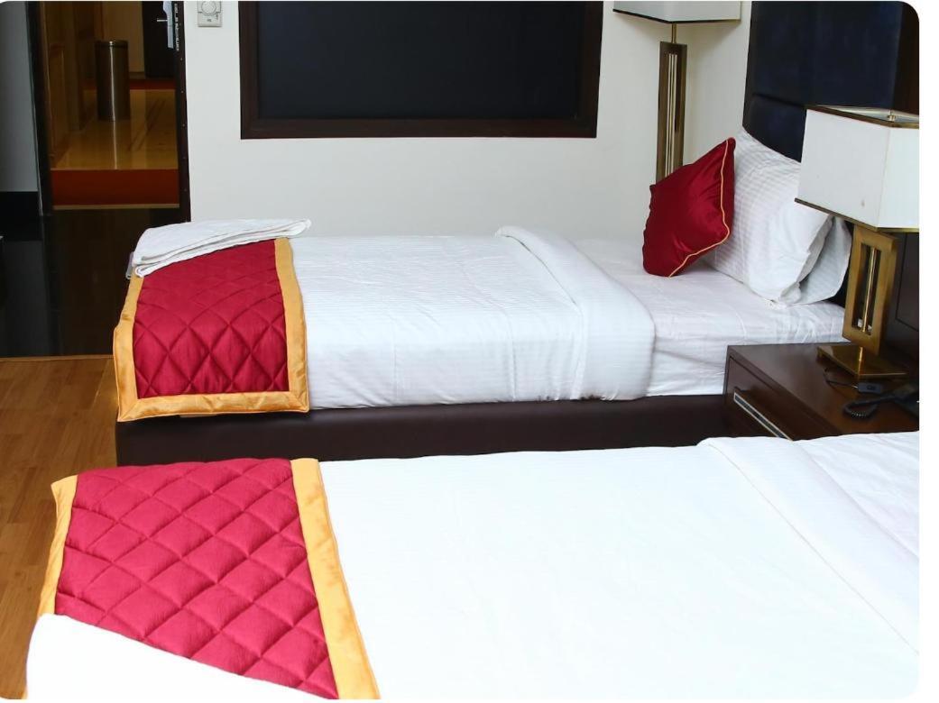 Hotel The Svm Hotel: Lavish Buffet Breakfast Included 3*