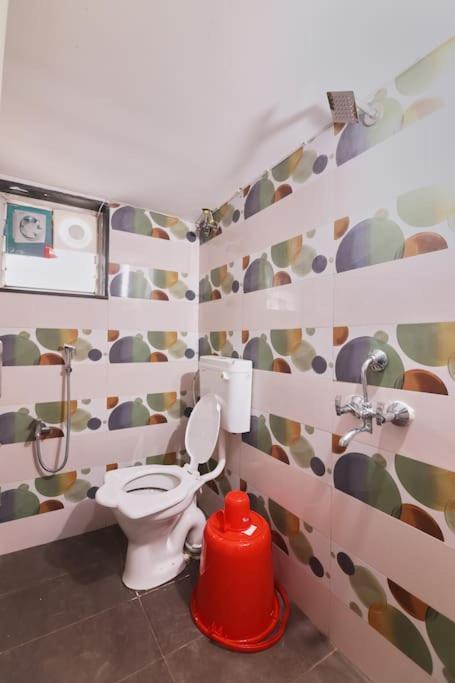 8 Midtown-1bhk, Near Aig Hospital, Hitech