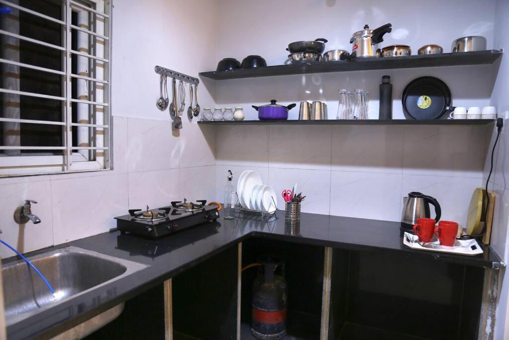 7 Midtown-1bhk, Near Aig Hospital, Hitech Apartment *