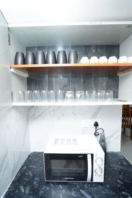 Chez Moi - 2bhk, Near Us Embassy, Gachibowli Apartment *