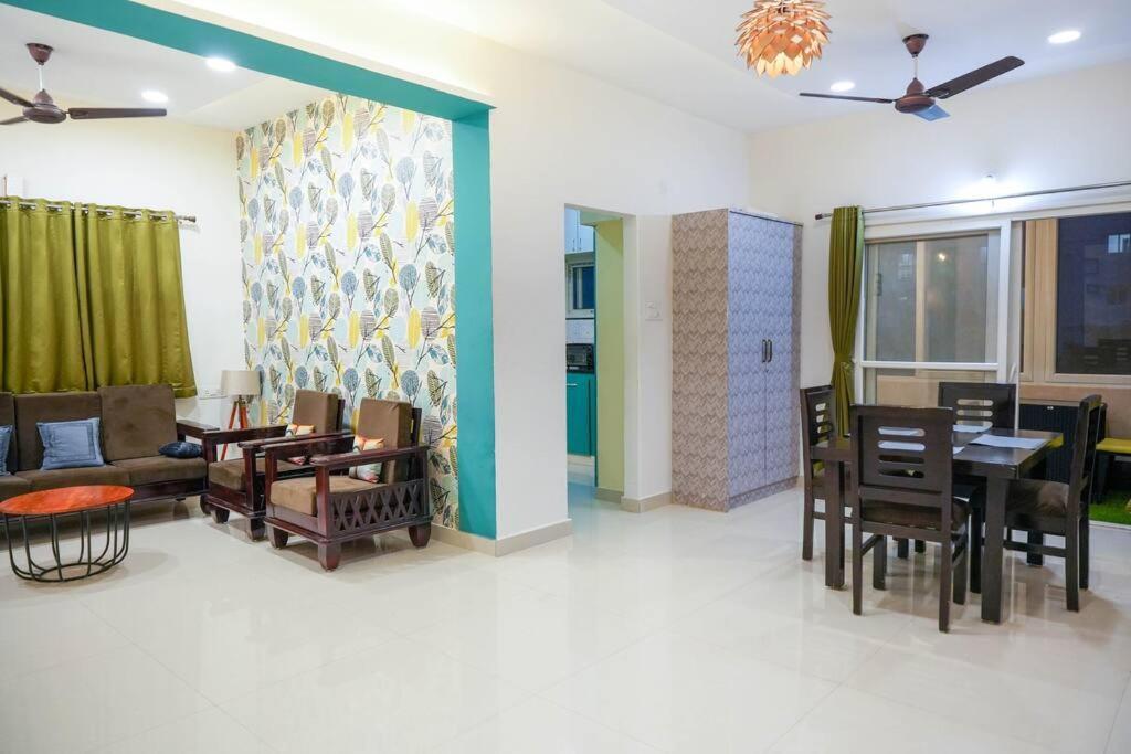 Classe Moyenne -2bhk, Near Us Embassy, Gachibowli Apartment *