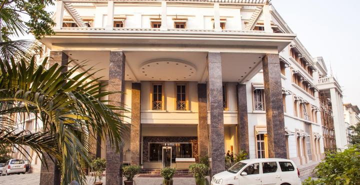 The Manohar 4*