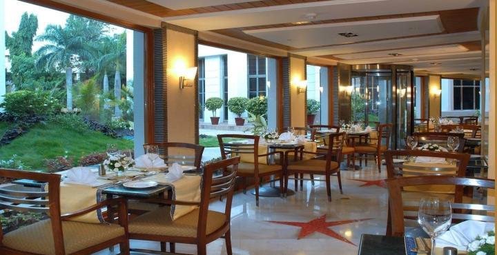 Hotel The Manohar 4*