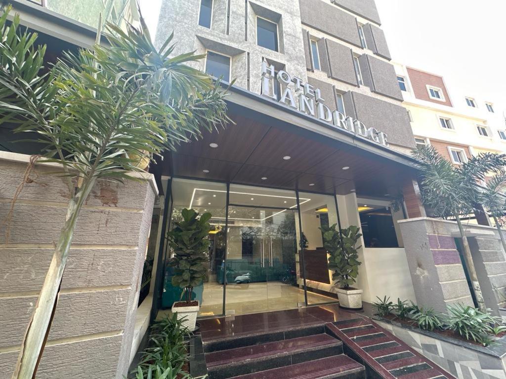 Hotel Landridge - Hitech Hyderabad