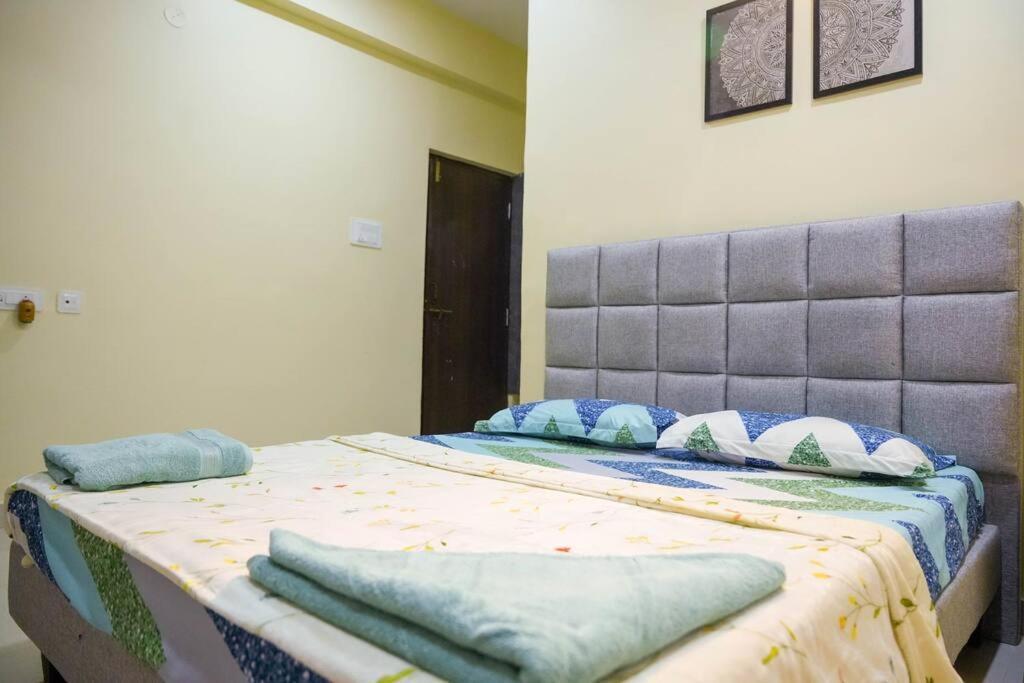 Classe Moyenne -2bhk, Near Us Embassy, Gachibowli Hyderabad