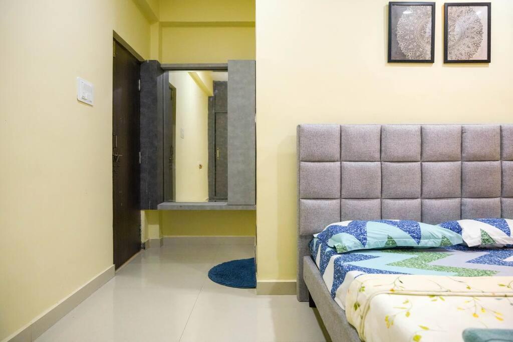Classe Moyenne -2bhk, Near Us Embassy, Gachibowli Apartment *