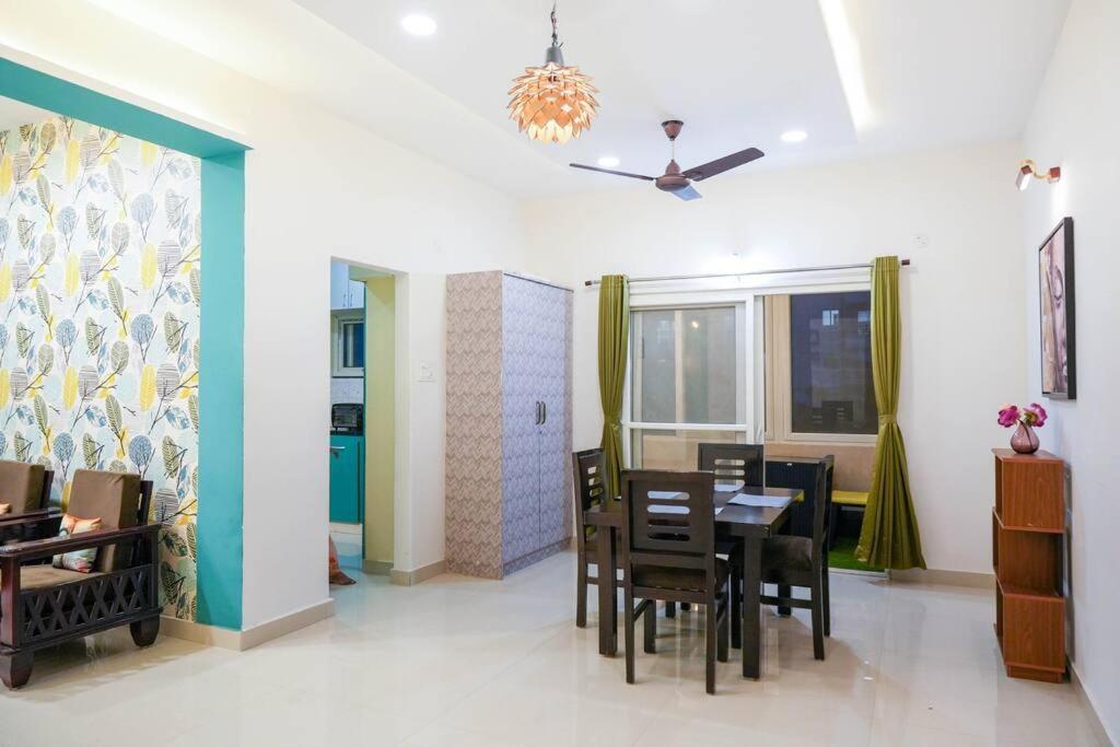 Classe Moyenne -2bhk, Near Us Embassy, Gachibowli *