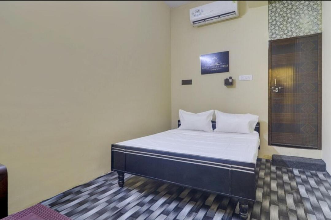 Royal Galaxy Lodges 5* Hyderabad