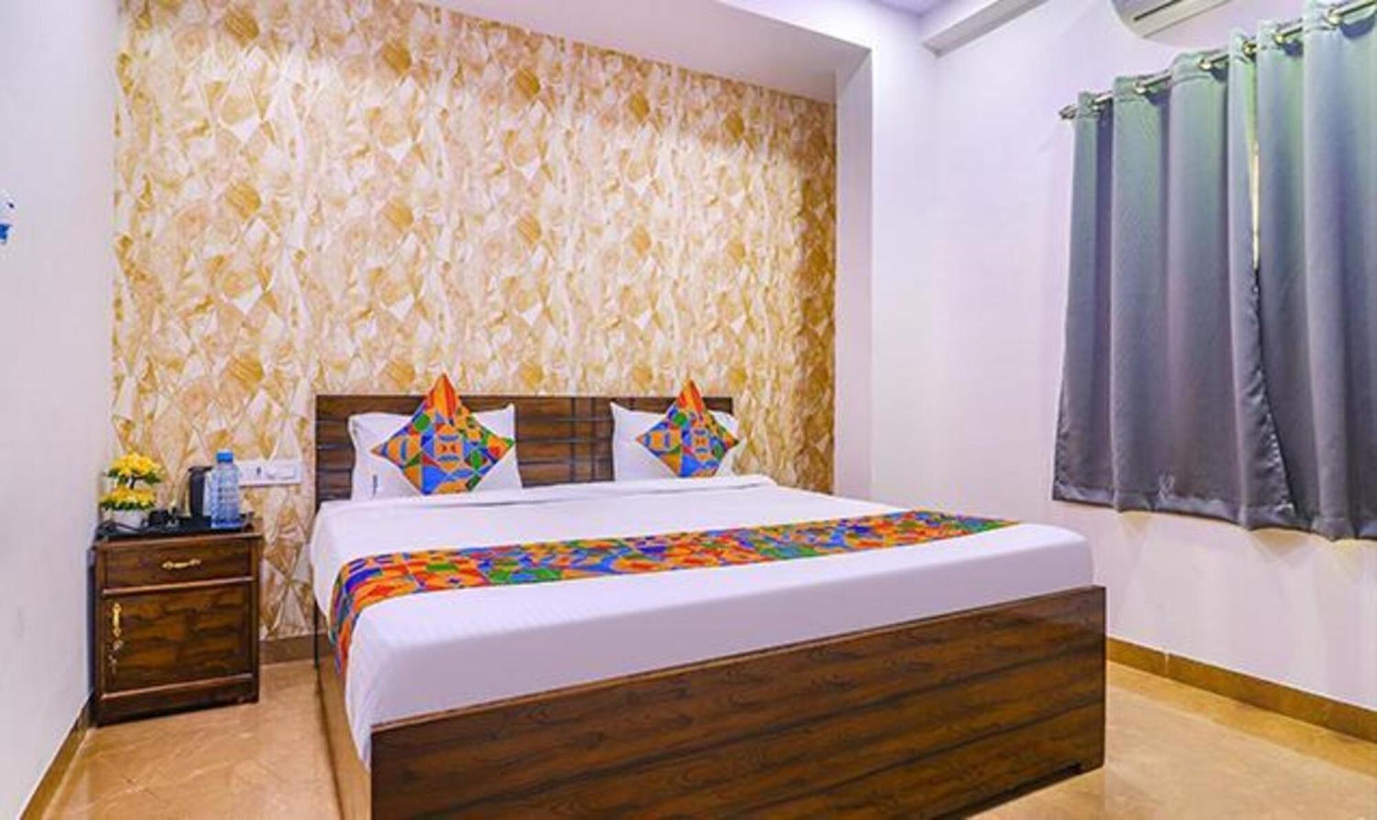 Fabexpress The Dream Elite - Nr Golconda Fort, Manikonda