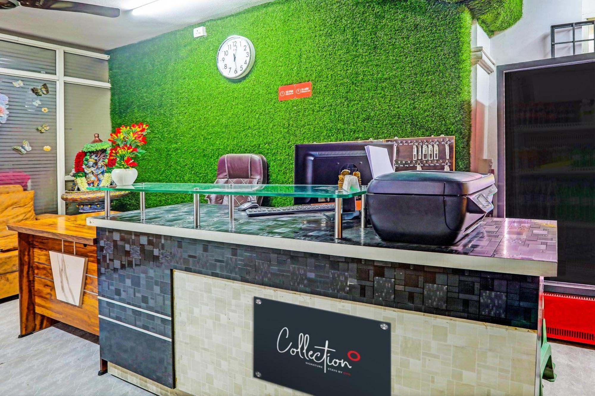 Capital O Saharsh Grand Near Shilparamam Hotel 3*