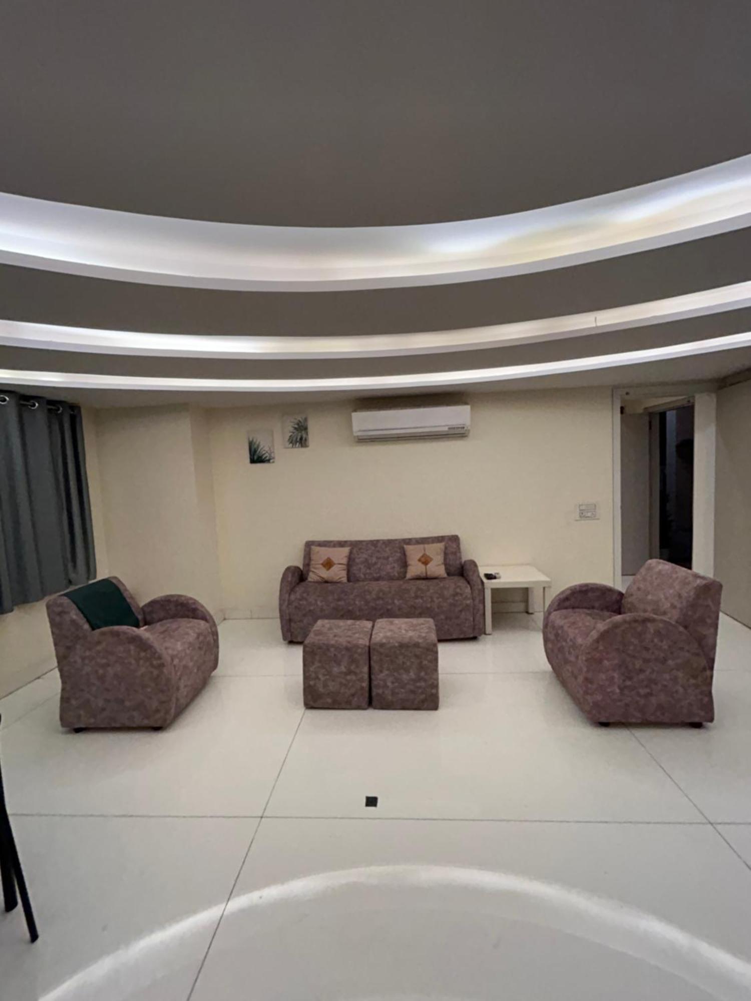 Al Amoodi Penthouse/apartment. Apartment