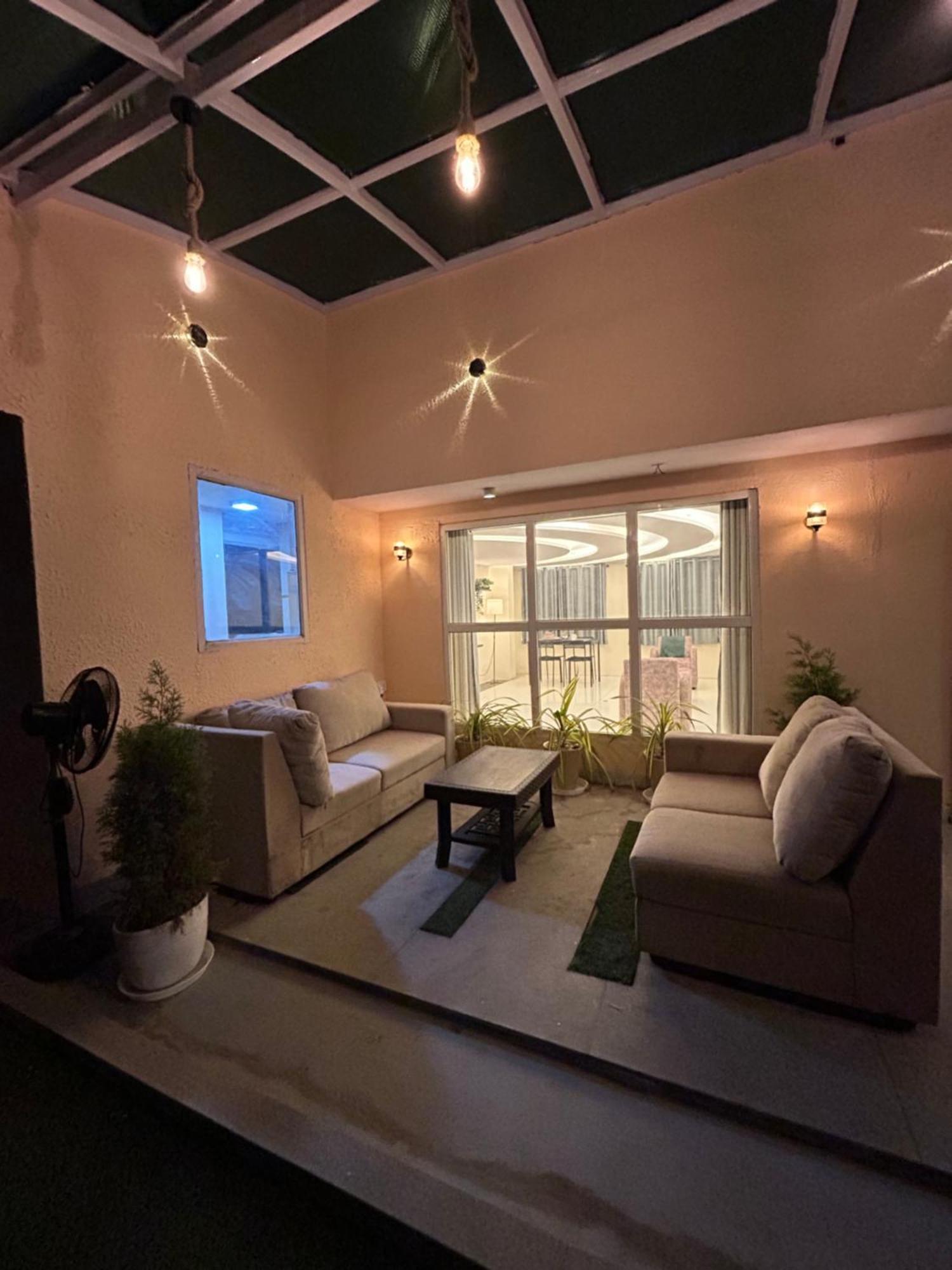 Al Amoodi Penthouse/apartment. Apartment