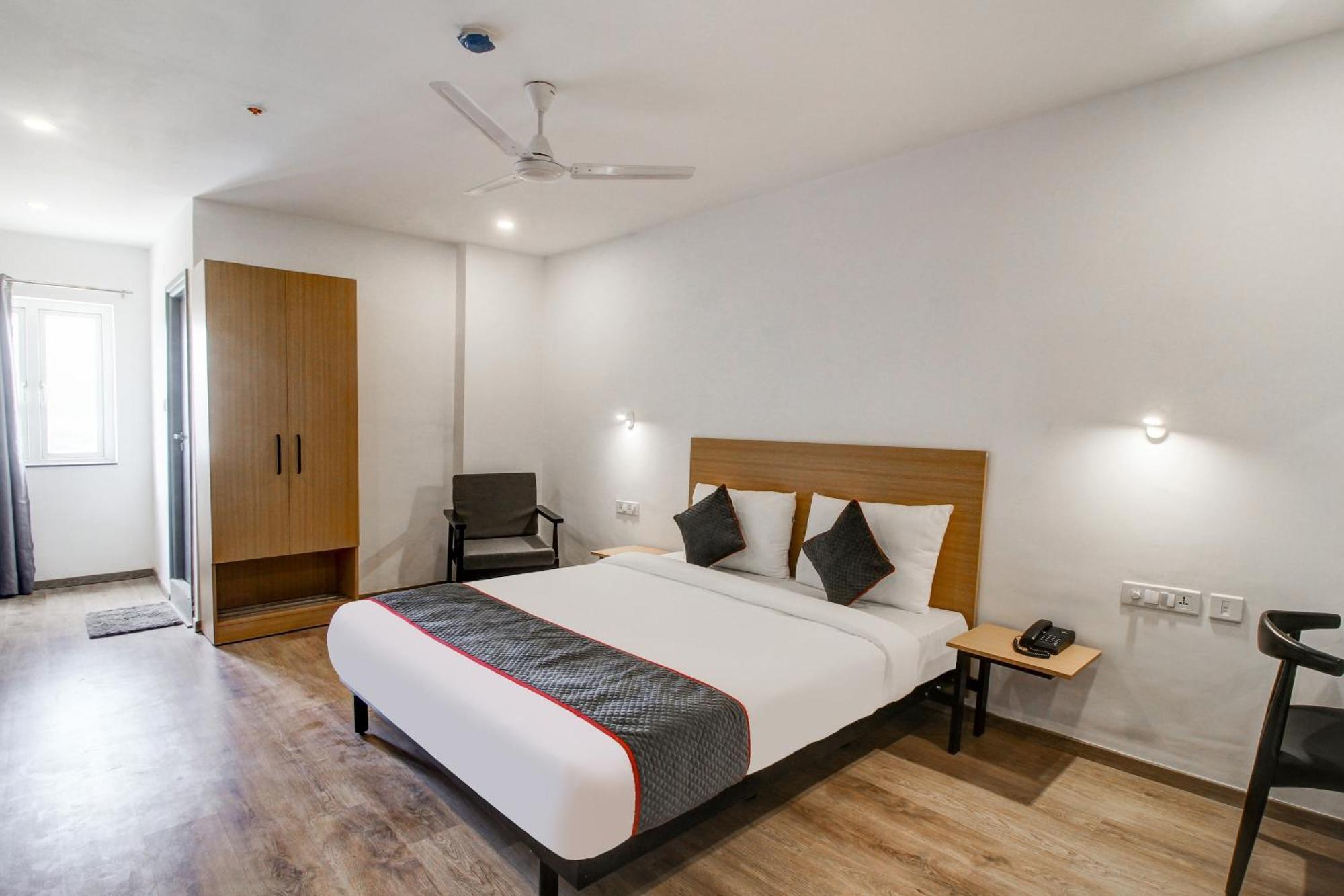 Super Townhouse Rcc Majestic 397 Lb Nagar Hotel 4*