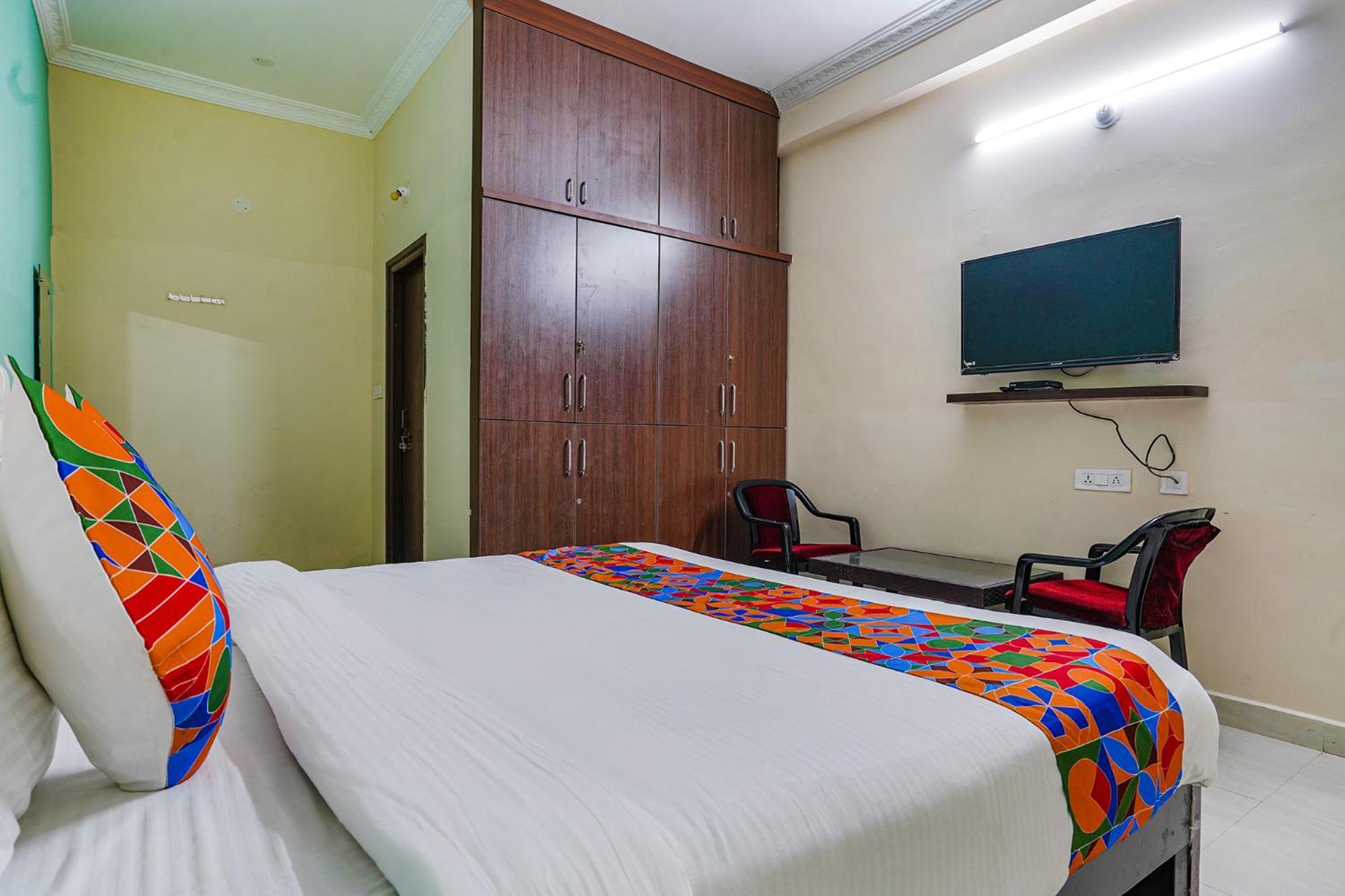 Fabexpress D Grand - Nr Jntu College Metro Station, Kukatpally Hotel 3*