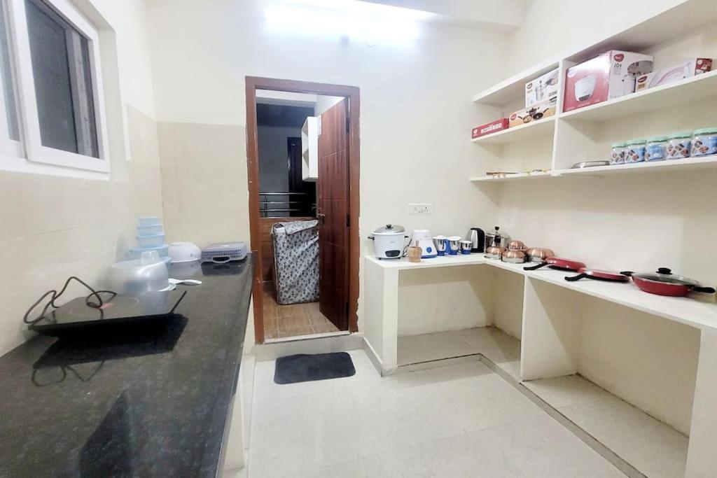 Verizon 2bhk Close To Jntu Apartment *