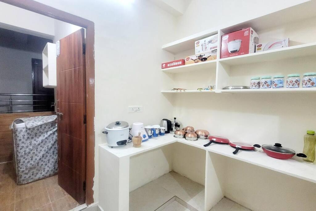 Verizon 2bhk Close To Jntu Apartment