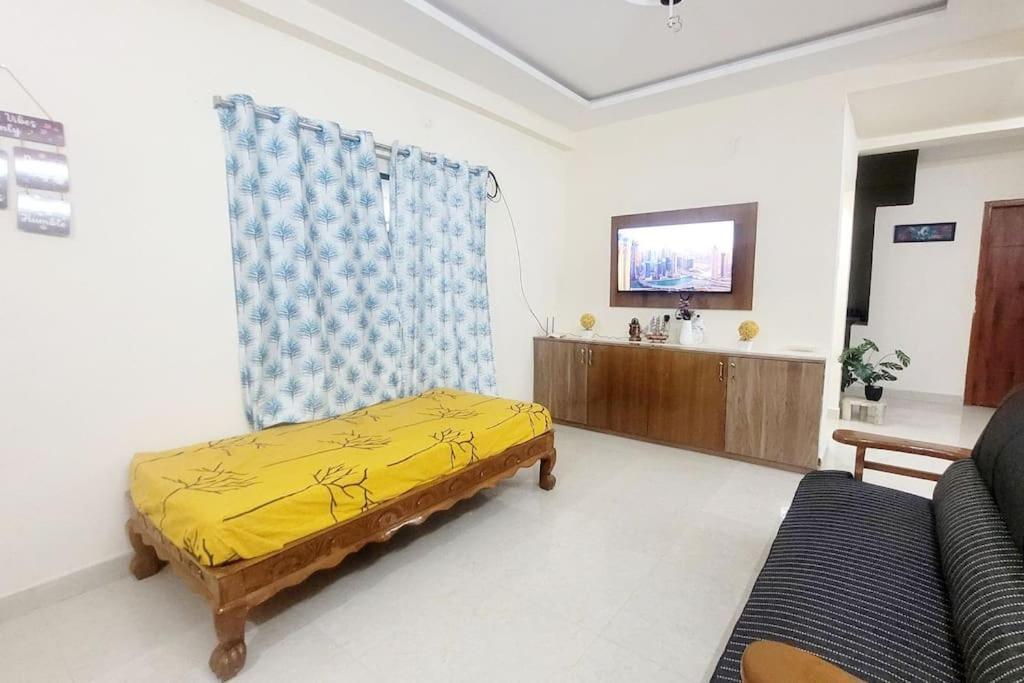 Verizon 2bhk Close To Jntu Apartment *