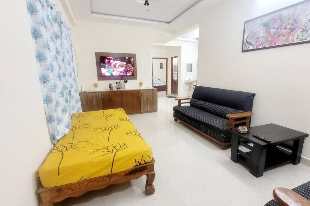 Verizon 2bhk Close To Jntu *