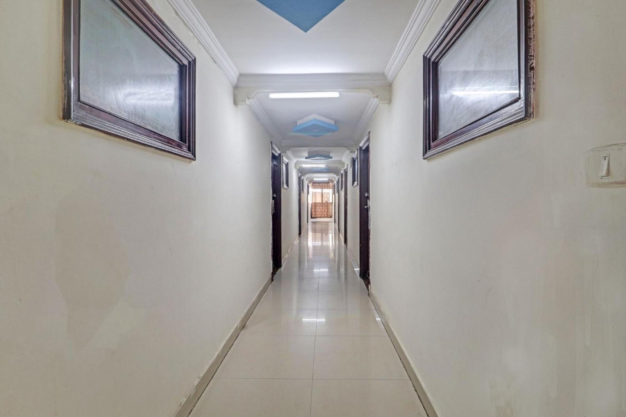 Hotel Collection O Sai Paradise Luxury Rooms