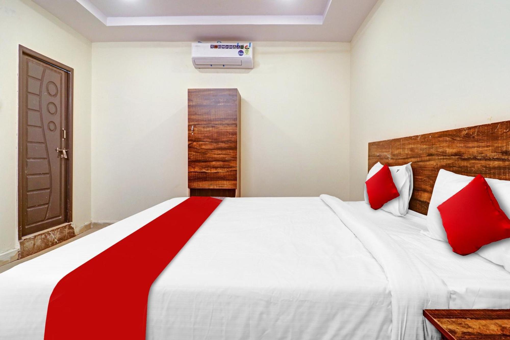 O R Square Hotel 3*