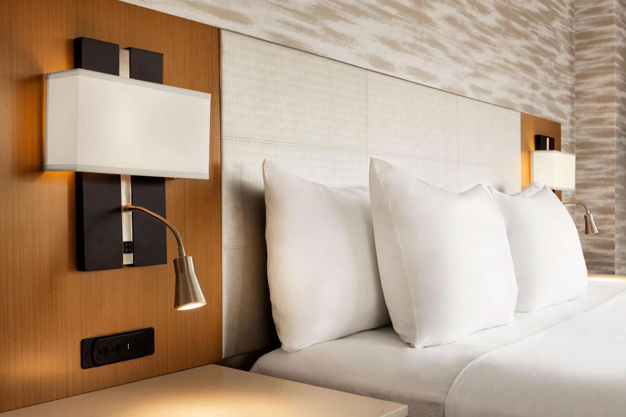 Radisson Hitec 5* Hyderabad