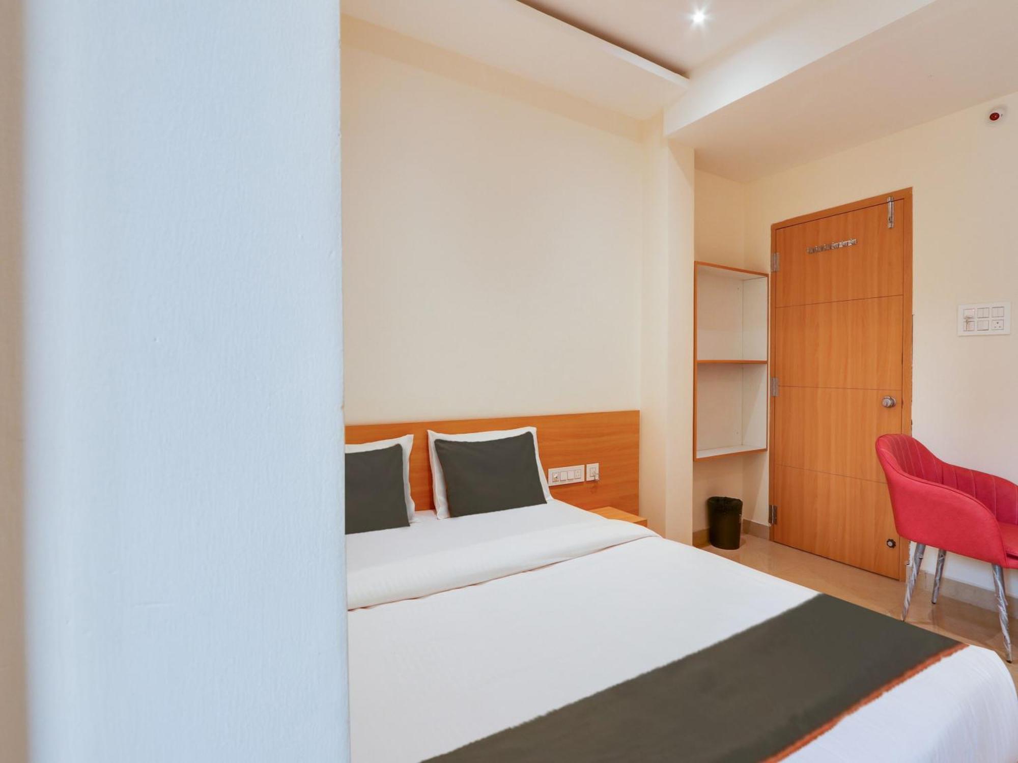 Hotel Super Collection O Hills