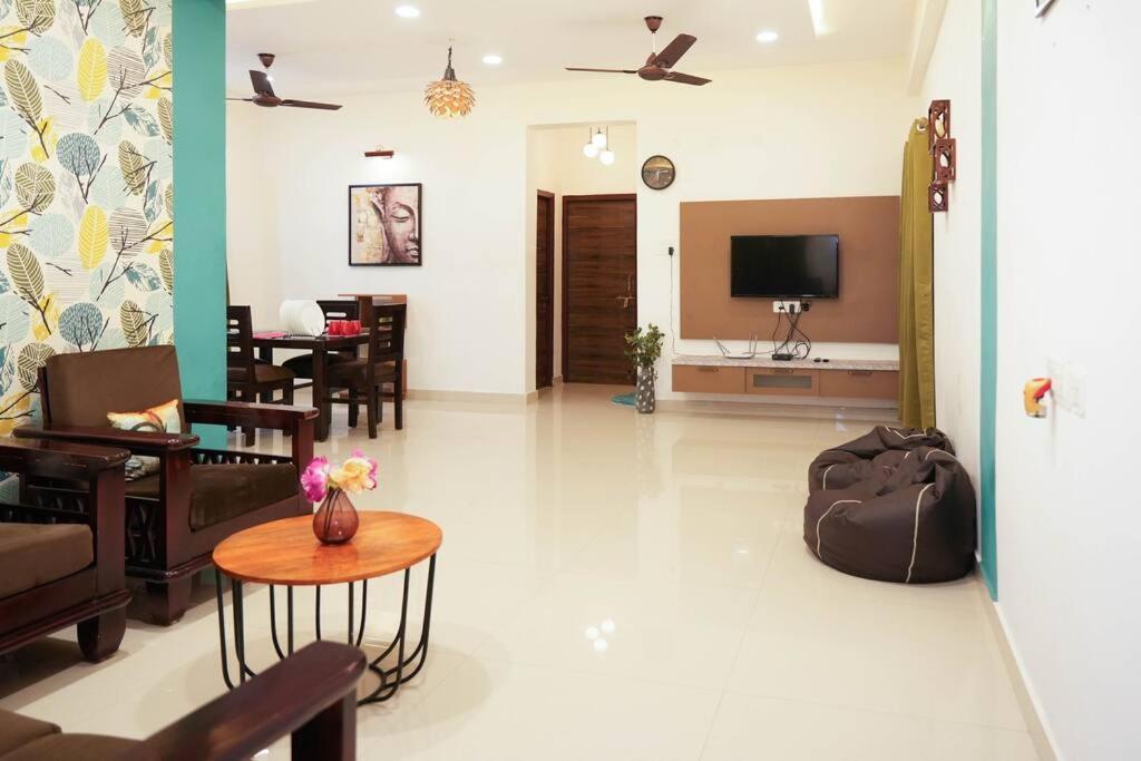 Casa Feliz @ Near Us Embassy , Gachibowli Apartment