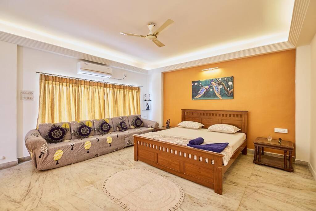Rooftop-1bhk For Families Only @himayathnagar * Hyderabad