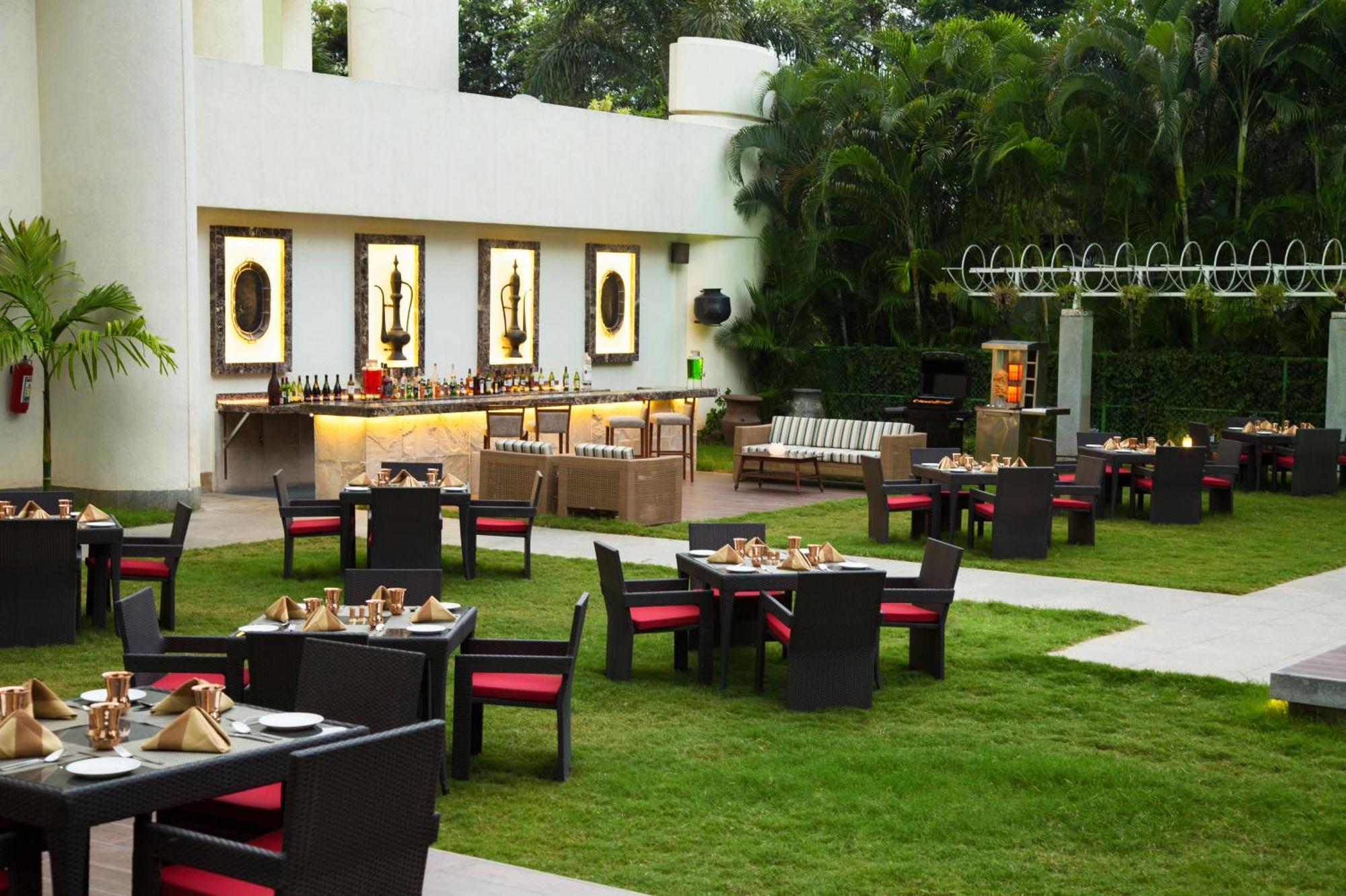 Hotel Ellaa Gachibowli 5*
