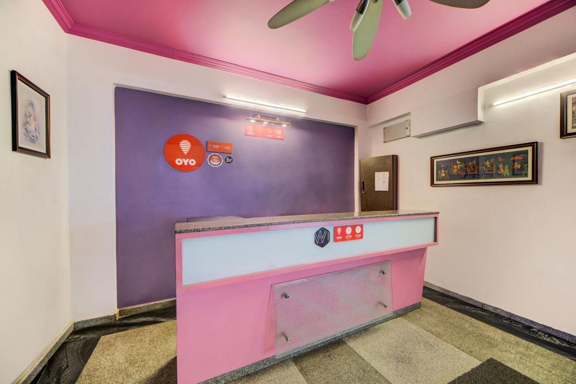Super O Jntu College Near Lulu Mall, Kphb Colony. Hotel
