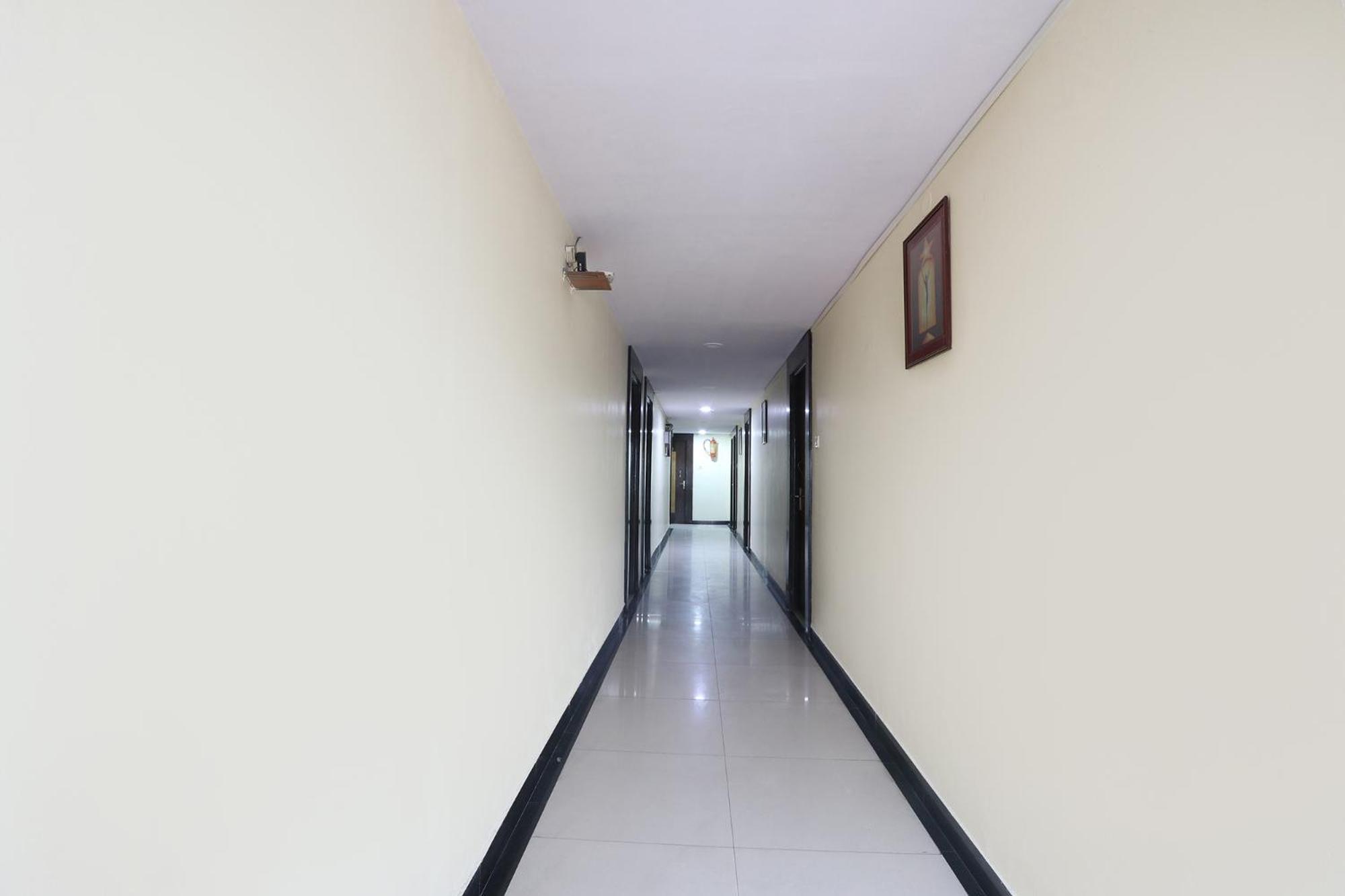 Hotel Fabhotel Royal Residency Ii - Nr Lakdikapul Metro Station