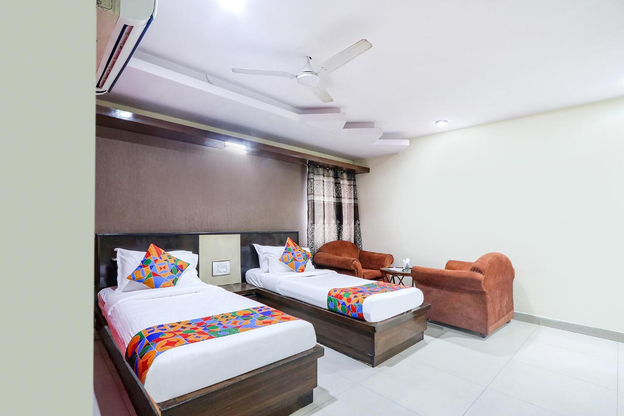 Hotel Fabhotel Royal Residency Ii - Nr Lakdikapul Metro Station 3*