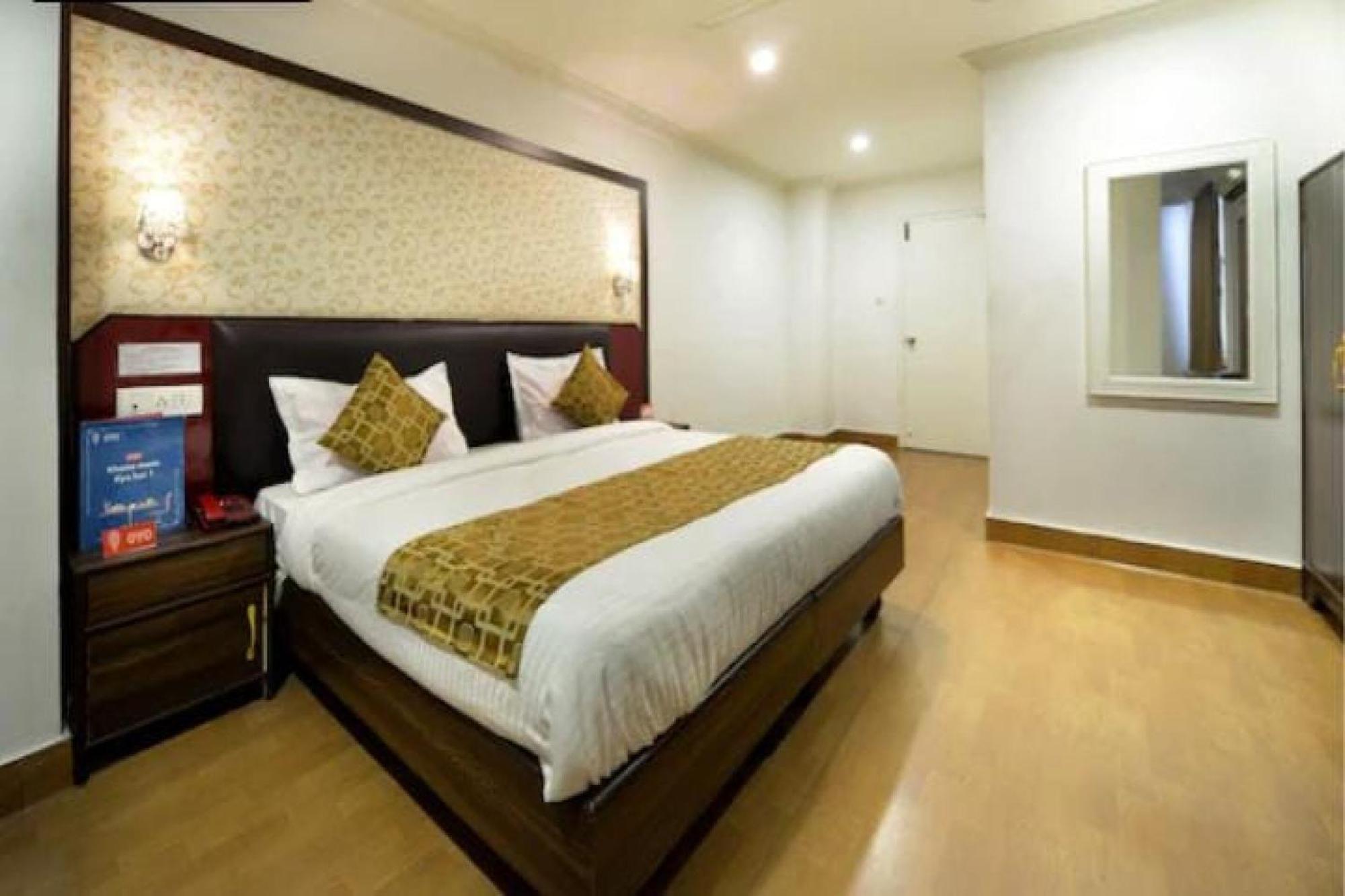Oyo Heights Hotel 4*