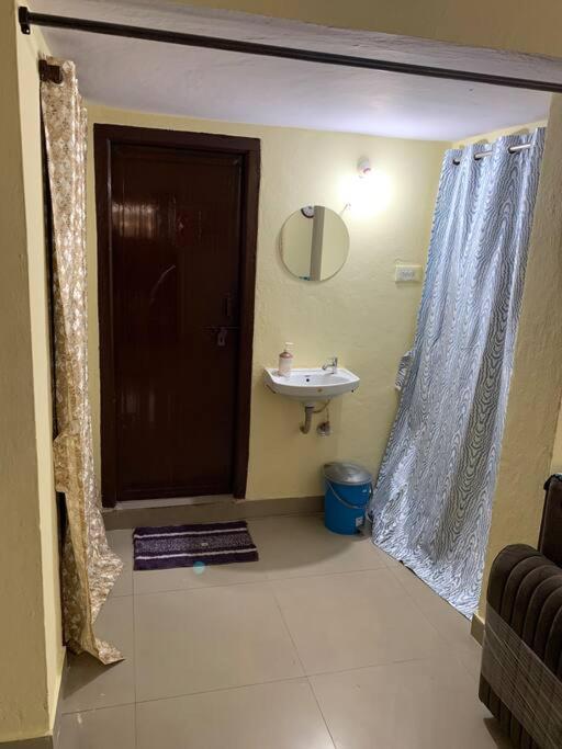 Apartment Kesarhomes-homestay- Flt202-2nd Flr-2bhk-apt-ac-lift-kukatpally Hyderabad