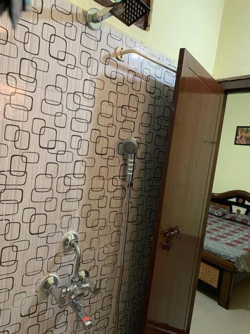 Kesarhomes-homestay- Flt202-2nd Flr-2bhk-apt-ac-lift-kukatpally Apartment
