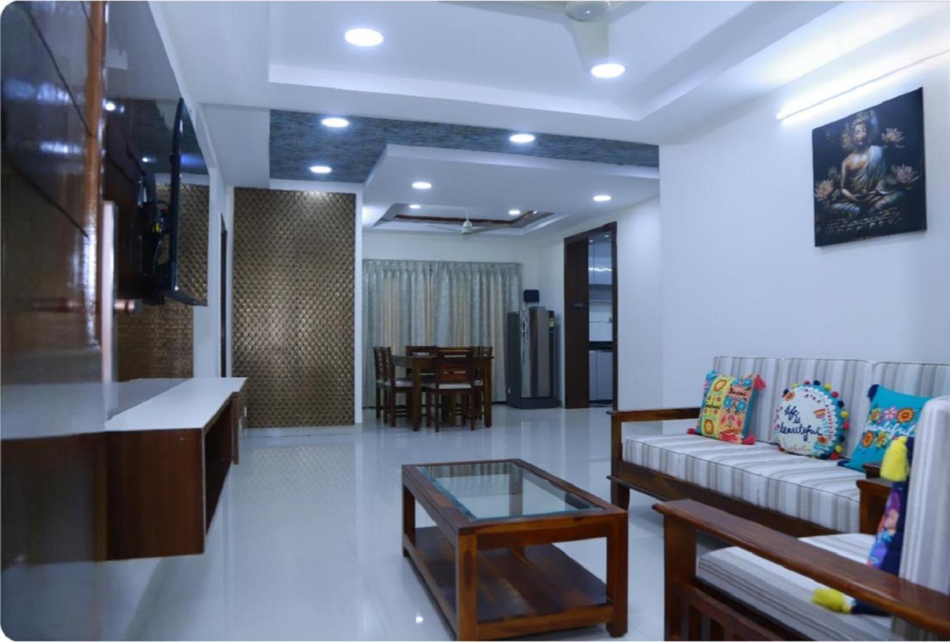 Peaceful With Fitness Center Apartment